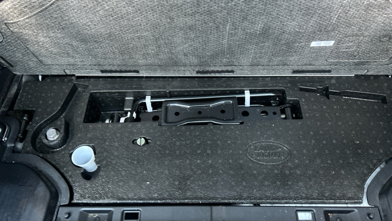 Land Rover Defender 3.0 D250 X-Dynamic SE 90 3dr Auto Diesel Estate